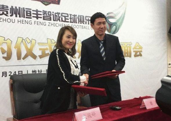 东方动作狂暴袭来 古天乐刘青云并肩作战拯救地球终极海报中，泰来、郑重生、臭鼬装备重型武器共同踏上救世之路，三人身后的巨型机甲刑天压迫感十足，似乎随时要进行火力攻击，一场猛烈的末日救赎之战即将拉开帷幕